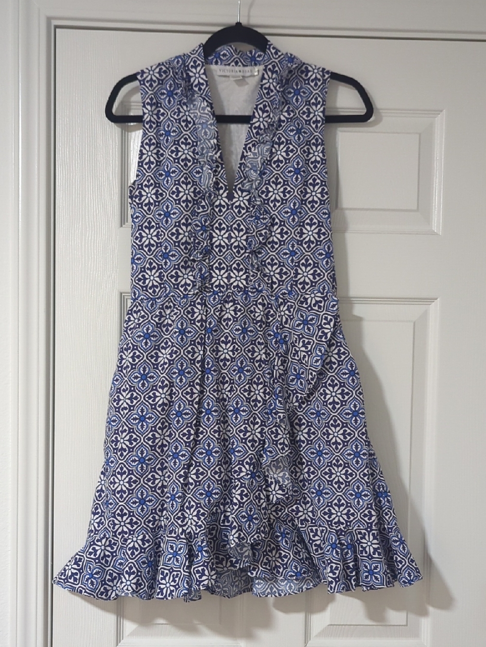 Victoria Road Sleeveless Blue Tile-Print Ruffle Mini Dress